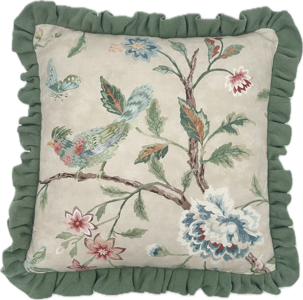 Colefax and Fowler Linen Ruffle Cushion
